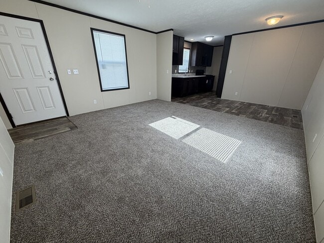 Photo - 16011 Villaire Ave
