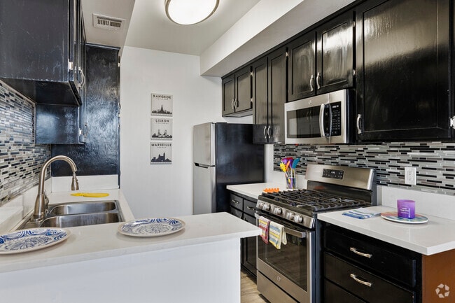 3BR, 3BA - 1,317SF - Avalon