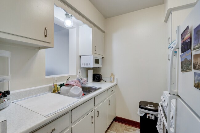 Photo - Avenue Tower