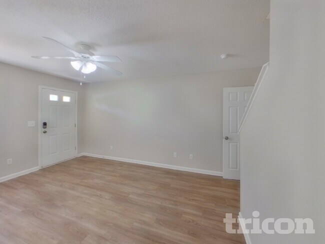 Photo - 176 Cottage Lake Way