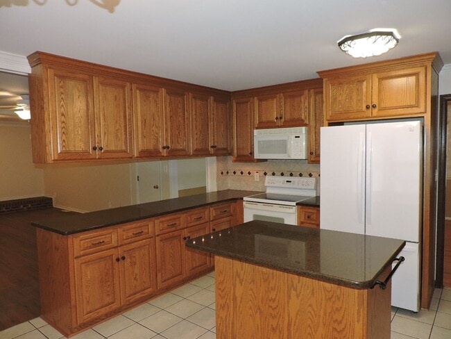 Photo - Email Linda@vacosold.com  or Call Office 8...