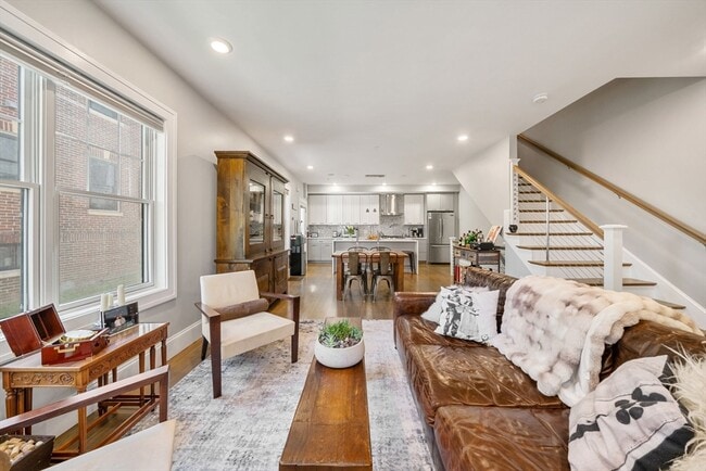 Photo - 55 Hutchings St