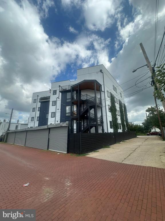Photo - 2305 Nicholson St SE Unit 203