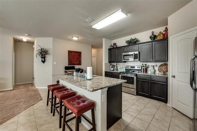 Photo - 649 Clearbrook St