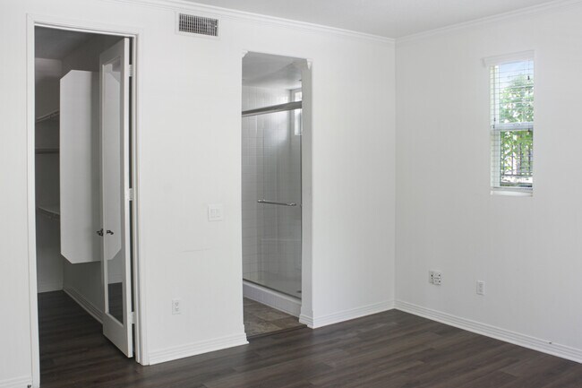 Photo - 2480 E Villa St