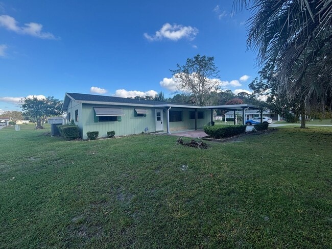 Building Photo - Corner lot house in 55+ community