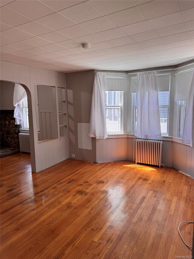 Photo - 155 Main St