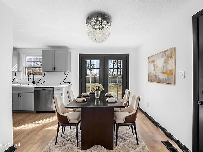 Photo - 5999 Parkglen Rd