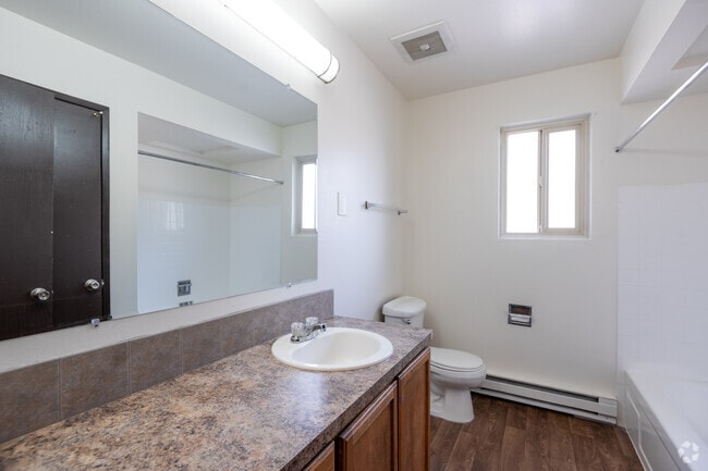 2BD, 1BA - 899-1,065SF