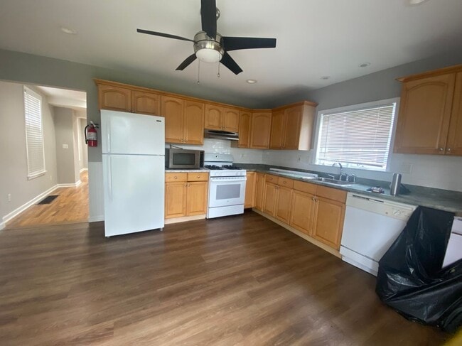 Photo - 563 Winter St