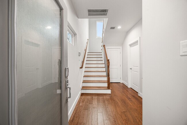 Photo - 622 Janisch Rd Unit I