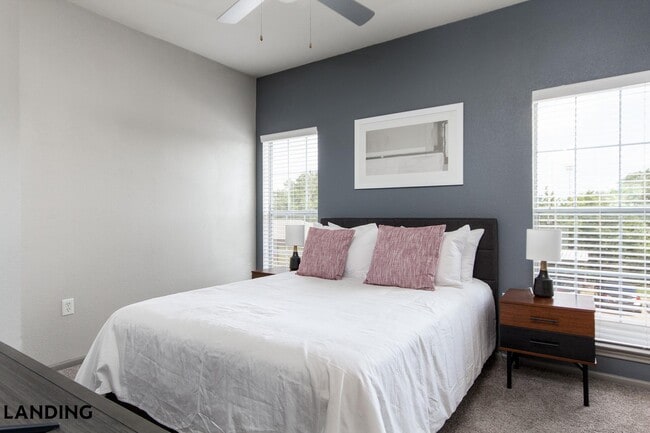 Building Photo - 10101 W Parmer Ln