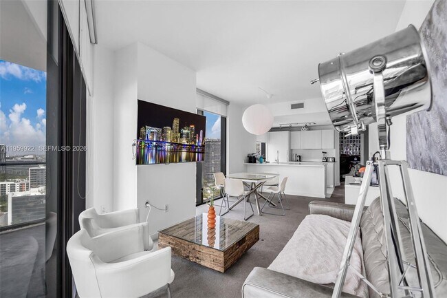 Photo - 501 NE 31st St Unidad 2308