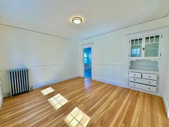 4467 Washington St Unit 2