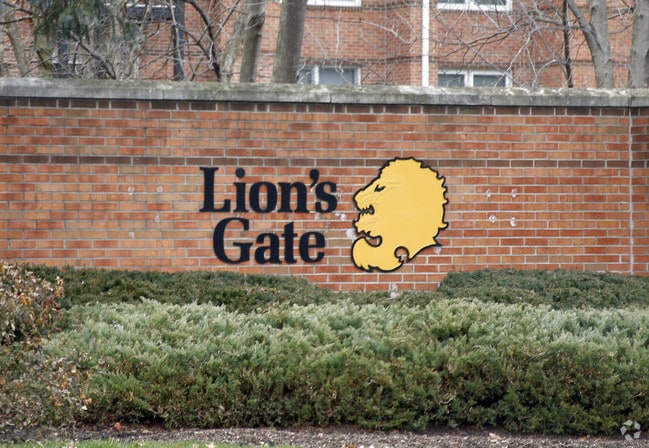 Photo - Lion's Gate
