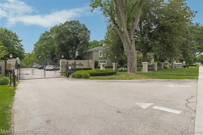 1113 N Old Woodward Ave Unit 46