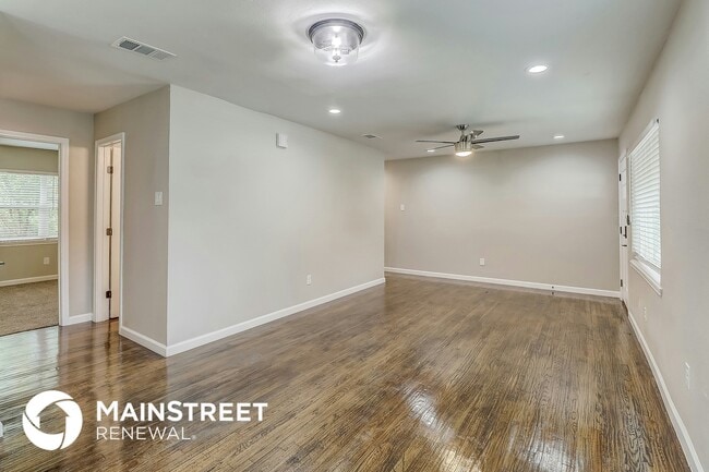 Photo - 10130 Eastwood Dr