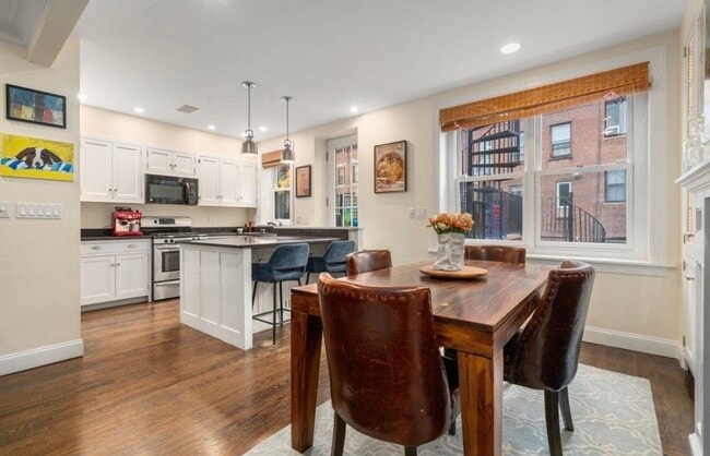 Building Photo - 123 Charles St Unit 3C