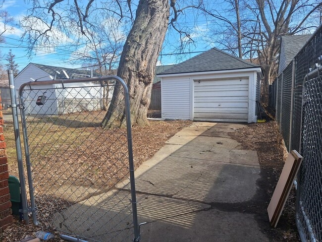 Photo - Charming 4 bedroom bungalow freshly updated