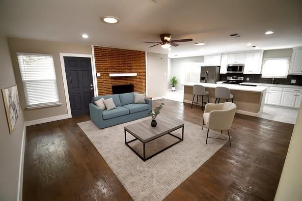 Photo - 213 E Scotland Dr