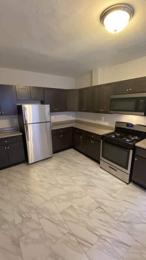 Photo - 142 Davis Ave Unidad 1