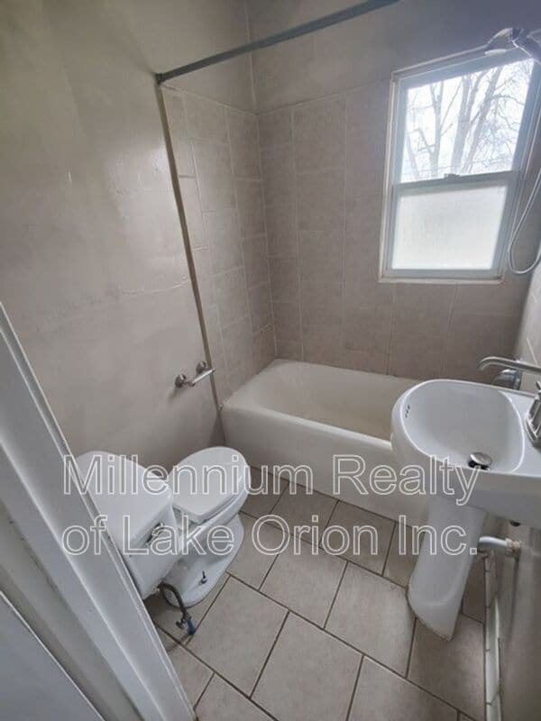 Photo - 140 Summit St Unidad #2