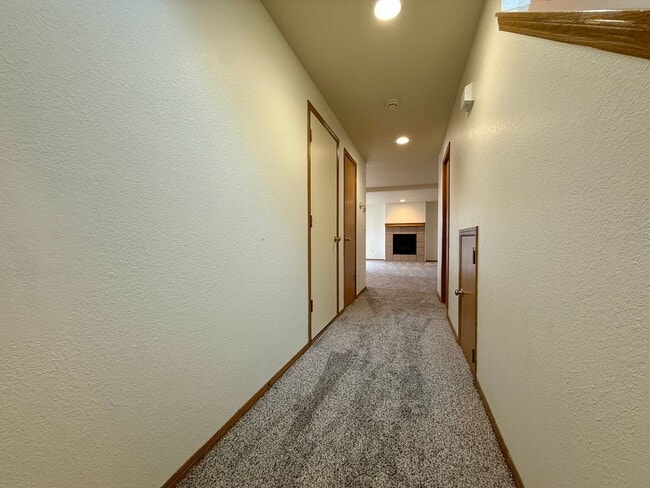 Photo - COME TAKE A LOOK AT THIS SPACIOUS TOWNHOME IN REDMOND!