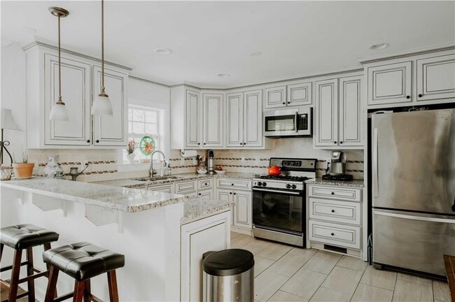 Photo - 1496 Woodland Ave SE