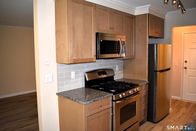 24 Teresa Pl Unit 24
