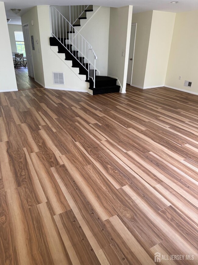 Photo - 813 Plymouth Rd