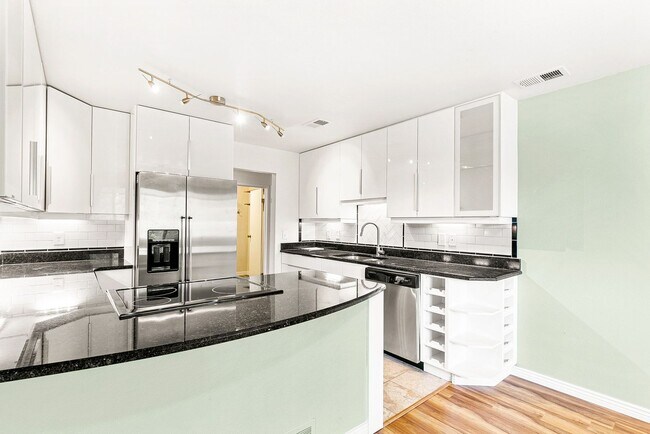 Photo - Remodeled 2B/2B East Boulder Apartment w/ ...