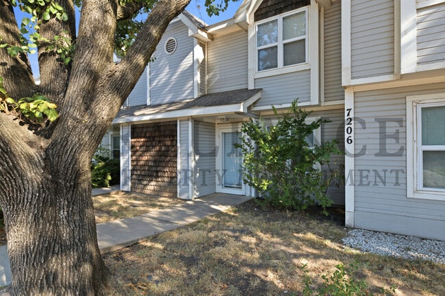 7206 W Douglas Ave