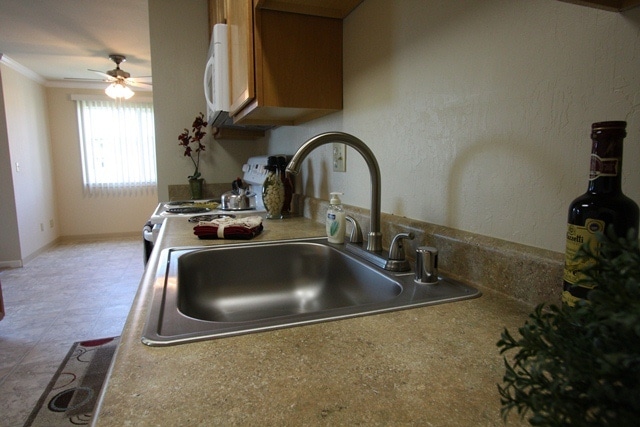 Chateau Manor Apartments