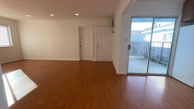 Photo - 524 Sanders Ave