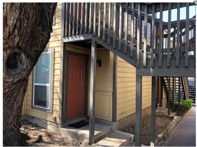 Photo - 1000 W 26th St Unit 105