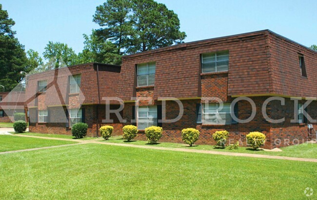 Building Photo - Chateaux Holly Hills Rental