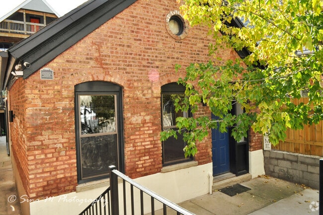 Building Photo - 2009 W 17th St Rental