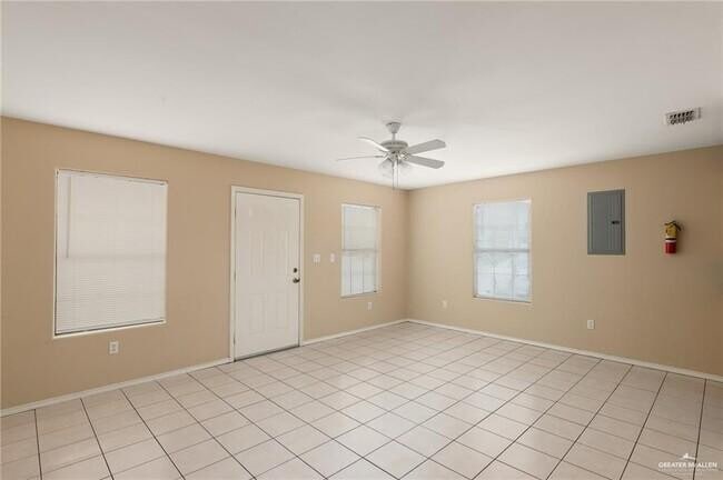 Photo - 200 R C Champion St