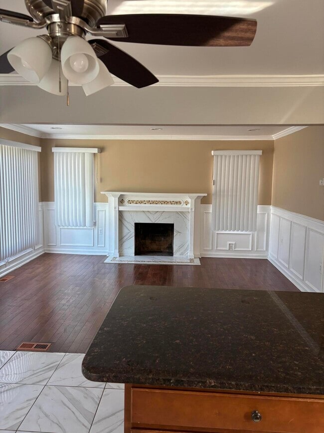 Photo - 18044 Prest St