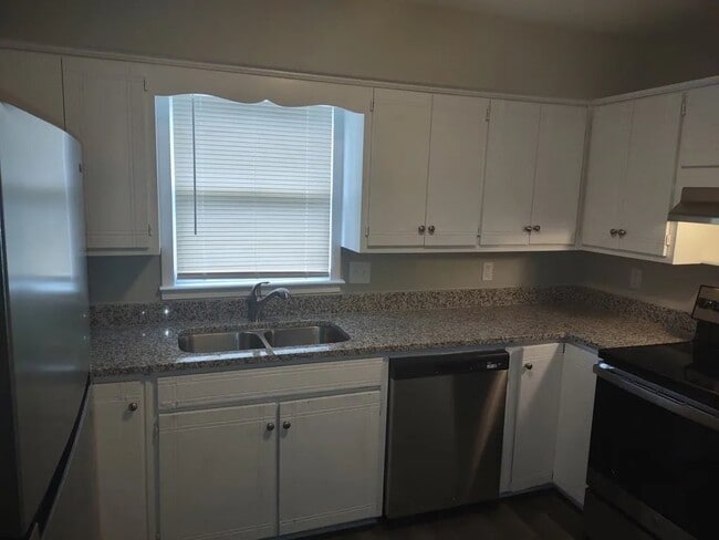 Photo - 1621 Celia Dr