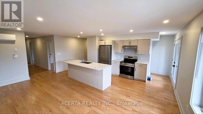 Photo - 1252 Trenton Ave