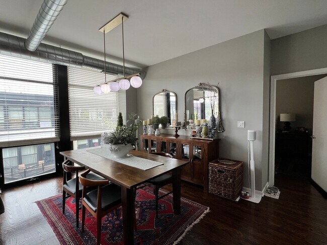 Photo - 1000 W 15th St