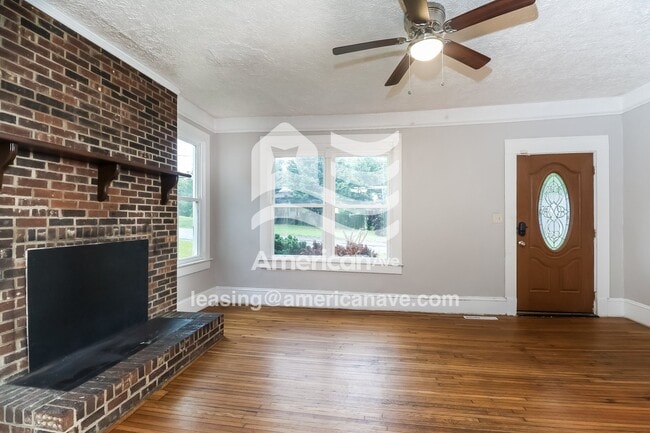 Photo - 808 3rd St SE