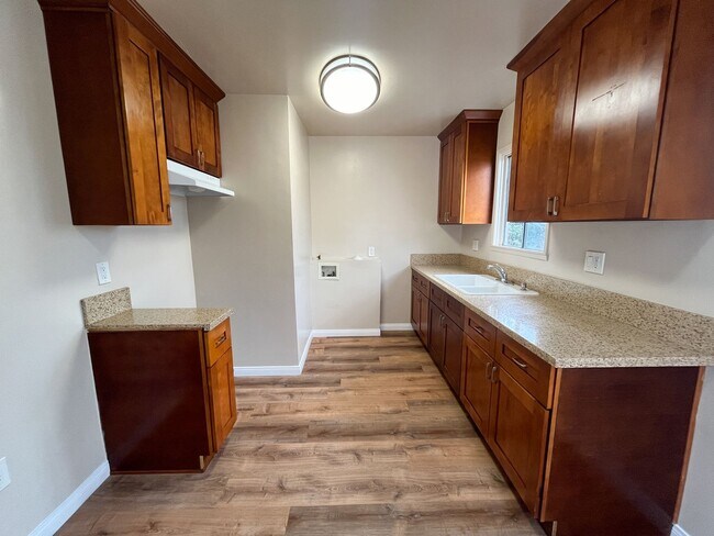 Photo - 1135 W 90th St