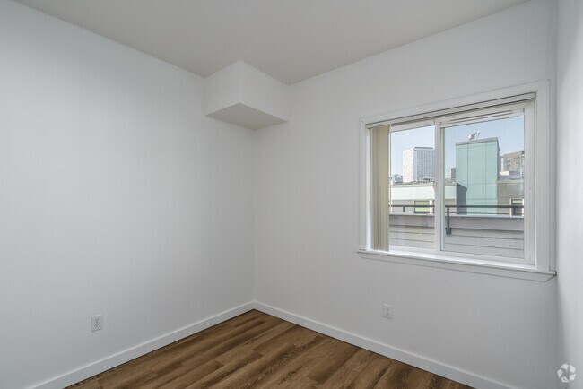 1BR, 1BA - 470SF - Bedroom