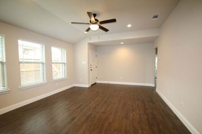 Photo - 1324-1328 White Sand Dr Unidad 1324