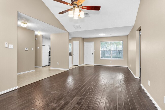 Photo - 16396 Many Trees Ln