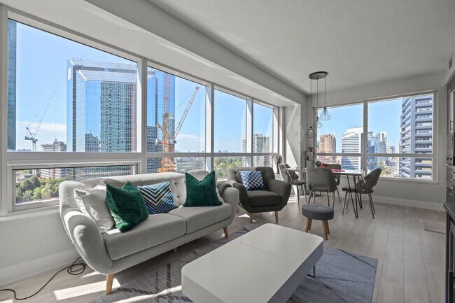 Building Photo - 150-4750 Yonge St Unit ID1346016P