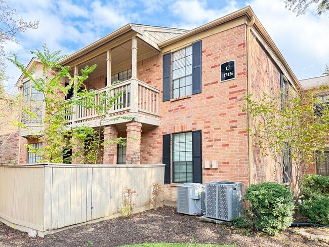 Building Photo - 2255 Braeswood Park Dr Unit 117