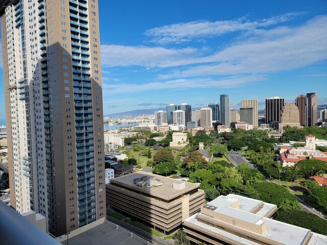 Photo - Split AC. Two Parking. Kakaako. (RRLLC)